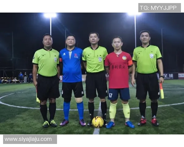 姓庆的足球明星如何在绿茵场上书写传奇人生与辉煌成就