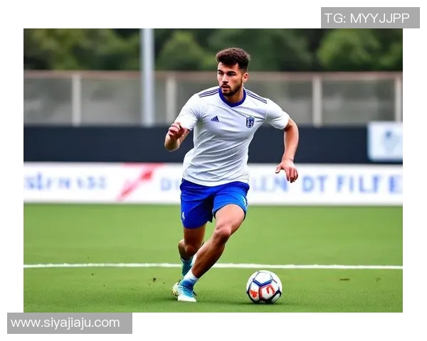 足球明星训练揭秘如何通过视频学习提升足球技巧和体能训练方法 足球明星训练揭秘如何通过视频学习提升足球技巧和体能训练方法