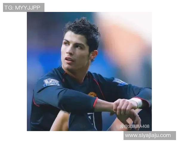 灰白色调下的足球明星风采展现与艺术魅力解析 灰白色调下的足球明星风采展现与艺术魅力解析